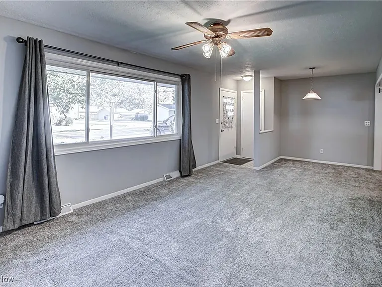 7660 Holly Dr — Photo 2