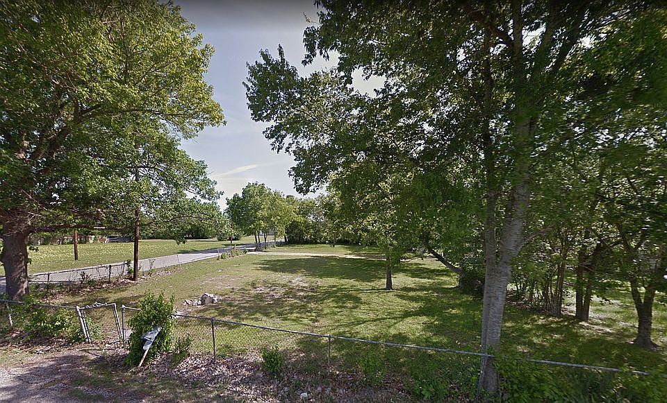 2nd image of 401 Runnells St