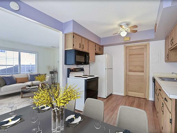 4th image of 20527 Williamsburg Ct #218D