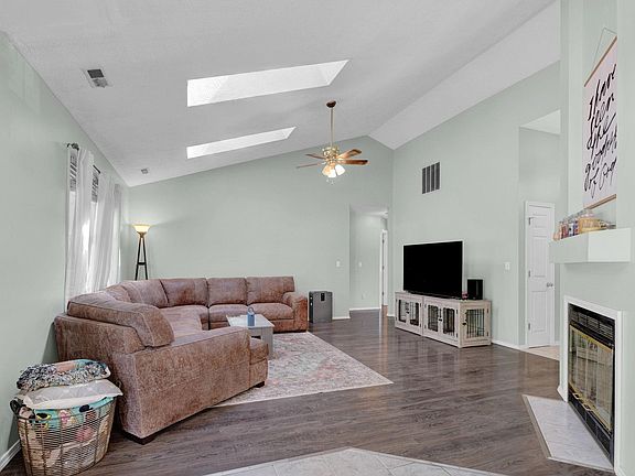 4th image of 1014 Amberfield Ct