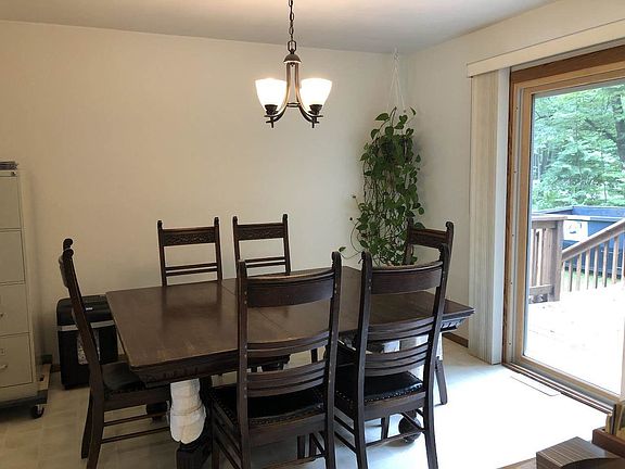 5th image of 221166 Primrose Ln