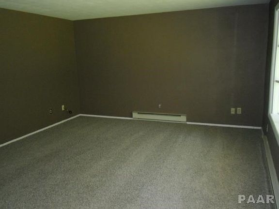 4th image of 614 W Horseshoe Trl