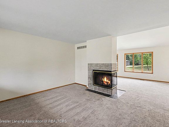 5th image of 2145 Willoughby Rd