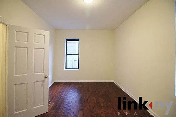 Rented by Link NY Realty | media 6