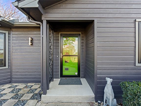 3rd image of 26 Indian Wells Dr
