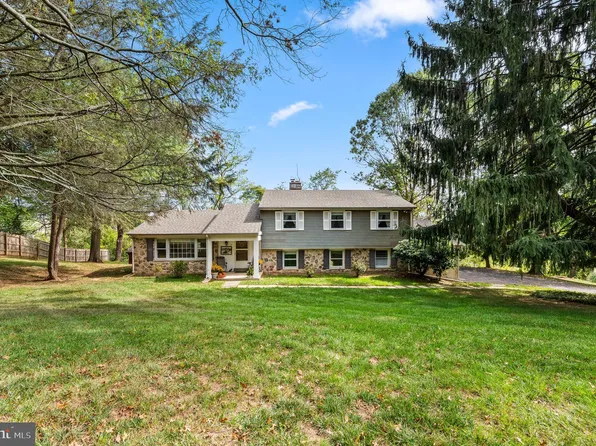 77 Bittersweet Dr, Glen Mills, PA 19342