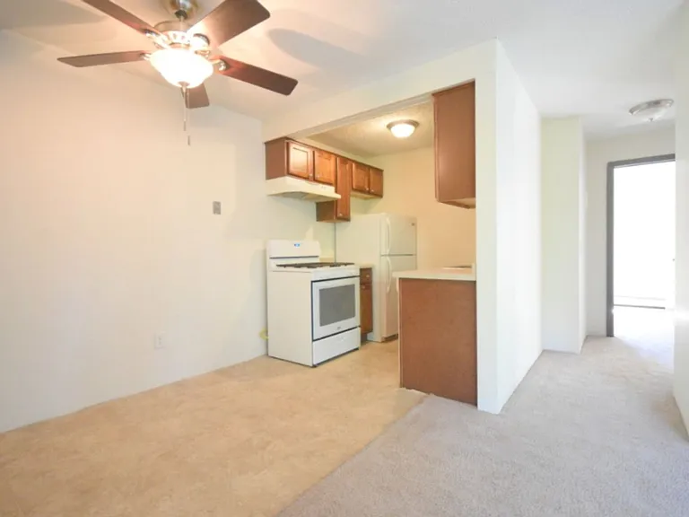 2122 Grand Ave S — Photo 10