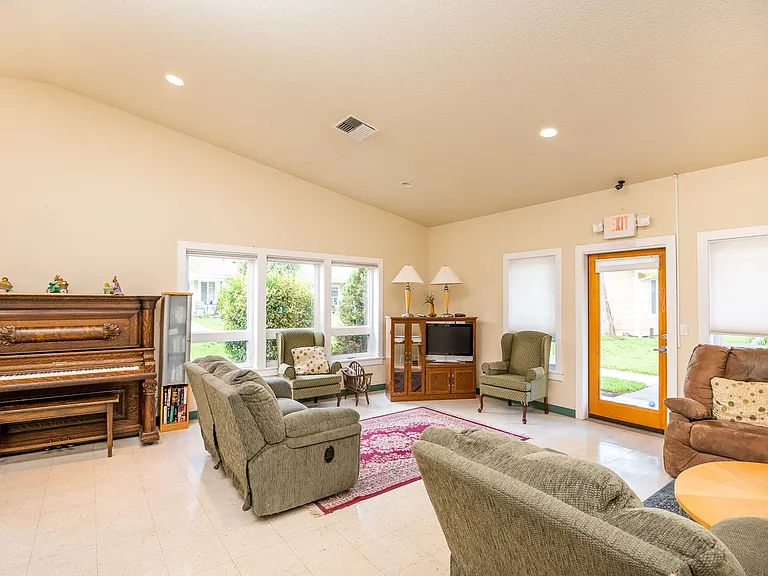 33878 E Columbia Ave — Photo 7