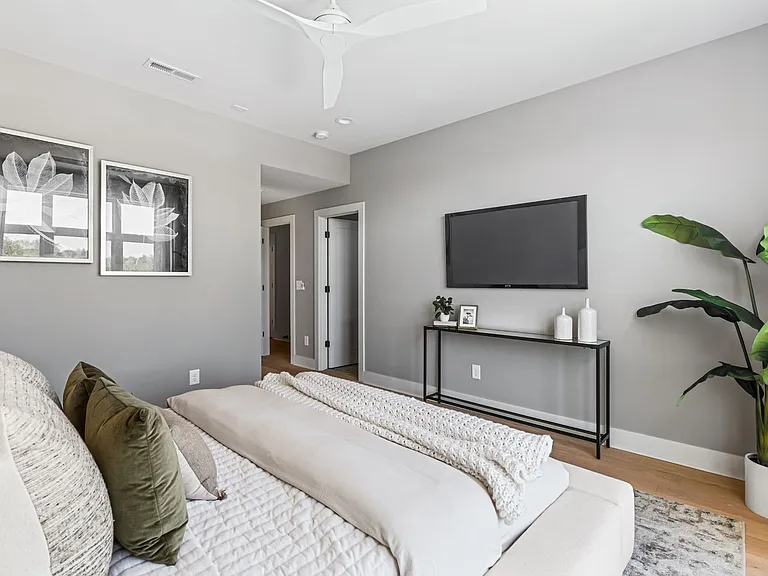 2305 Eastland Ave #B — Photo 23