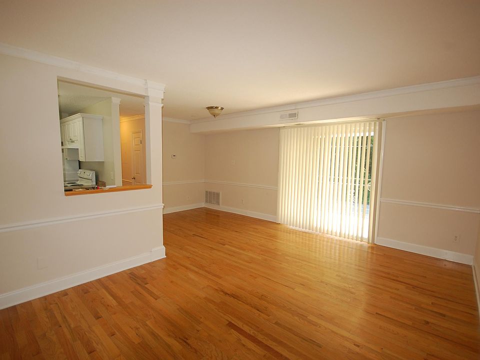 2nd image of 2504 Vesson Ave APT A10
