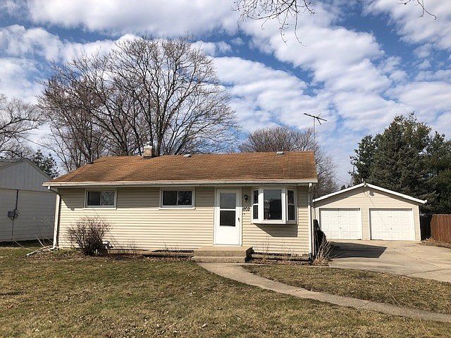 1st image of 802 Copper Dr