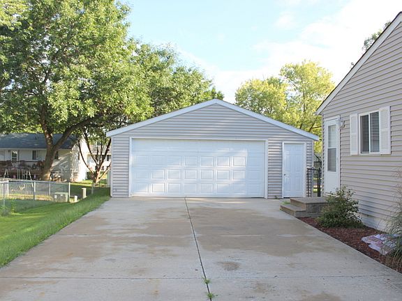 24' x24' garage w/ opener