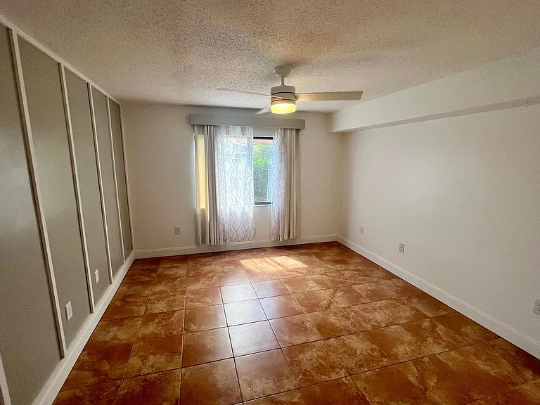 5769 Gardens Dr — Photo 6