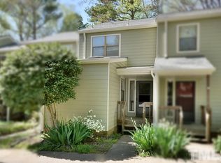102 Cedarwood Ln, Carrboro, NC 27510