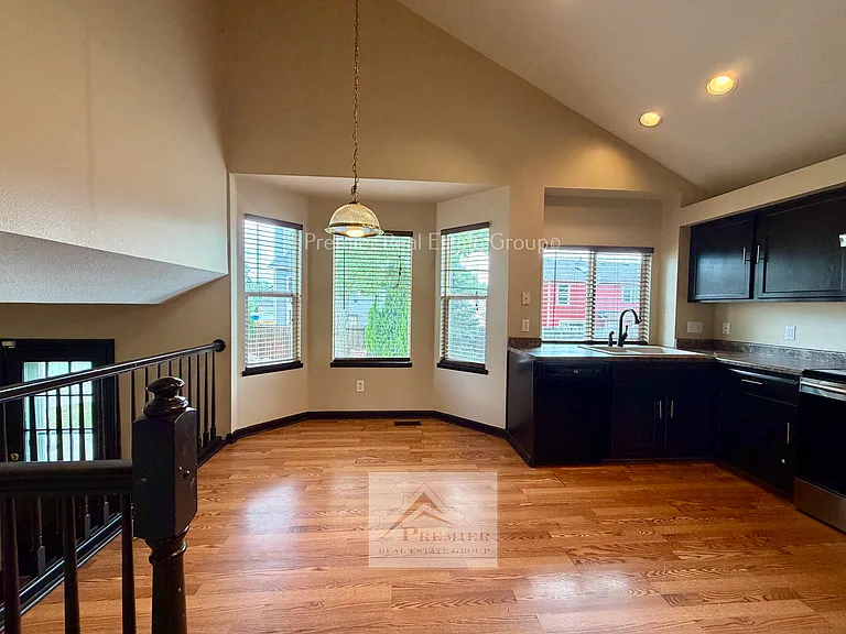1428 Coolcrest Dr — Photo 9
