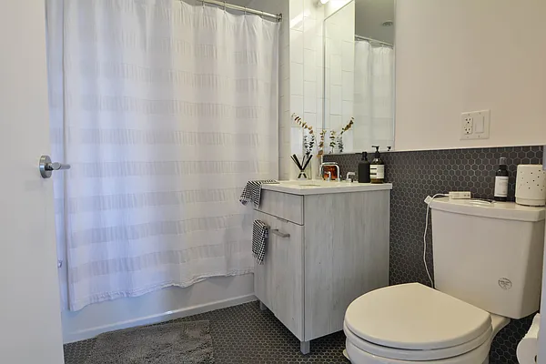 Rented by Corcoran | media 18