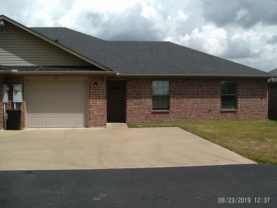 1st image of 19 Arnold Cir