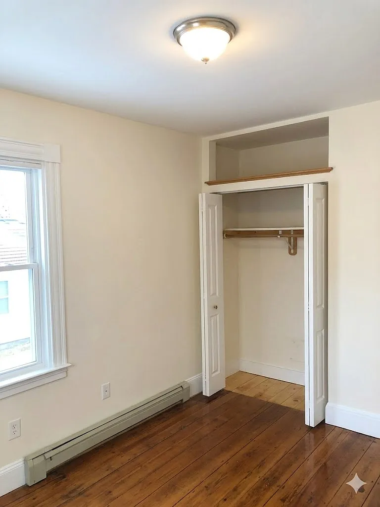 2 bed, 9999 sqft, $3,168 — Photo 4