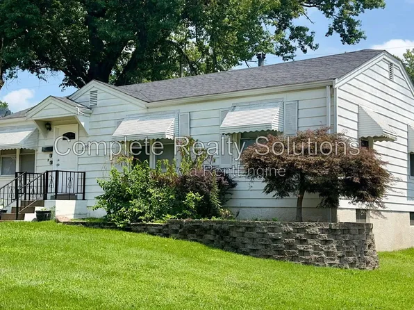 10200 Tappan Dr, Saint Louis, MO 63137