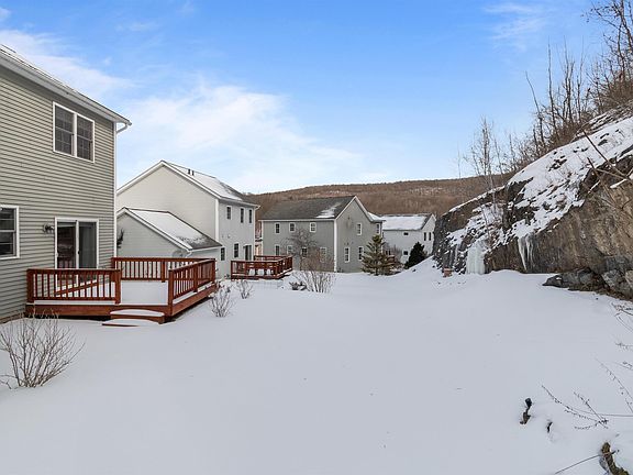 5th image of 128 Thistle Hill Drive