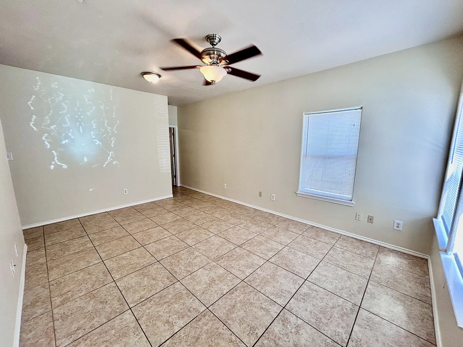 3 bed, 1500 sqft, $2,200 — Photo 4