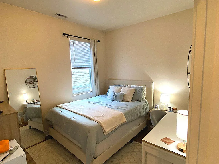 2301 N Maplewood Ave #2W — Photo 9