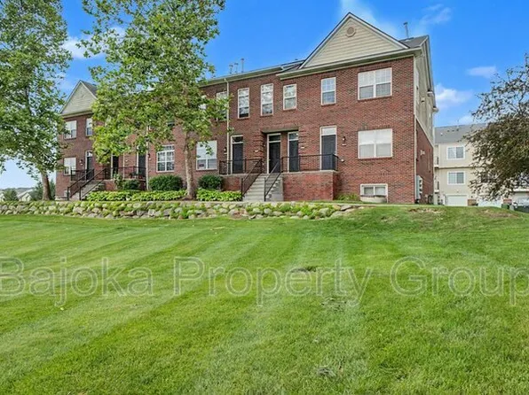 43074 Burlington Dr, Sterling Heights, MI 48313