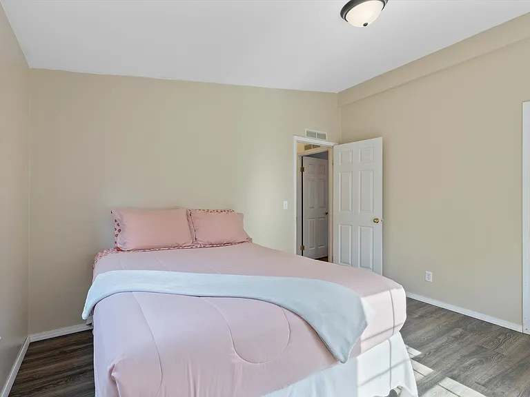 2347 N Chinook Ln — Photo 22