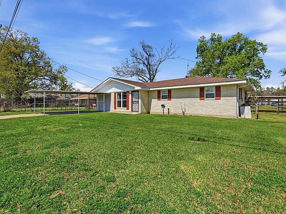 2nd image of 3219 Camellia Ave