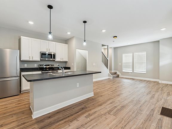 2nd image of 642 Sullivant Ave #642