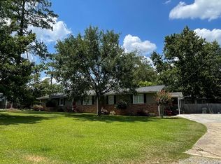 611 Forest Cir, Douglas, GA 31533