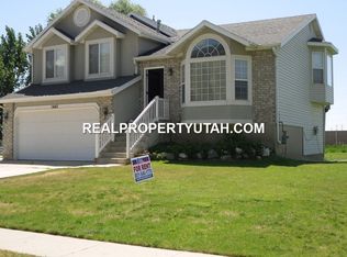 1445 N Willow Valley Dr, Centerville, UT 84014