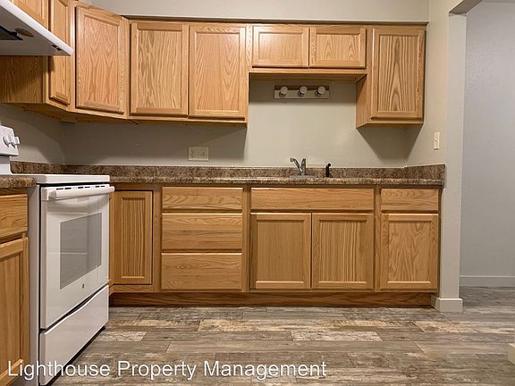 3rd image of 642 36th St SW #202