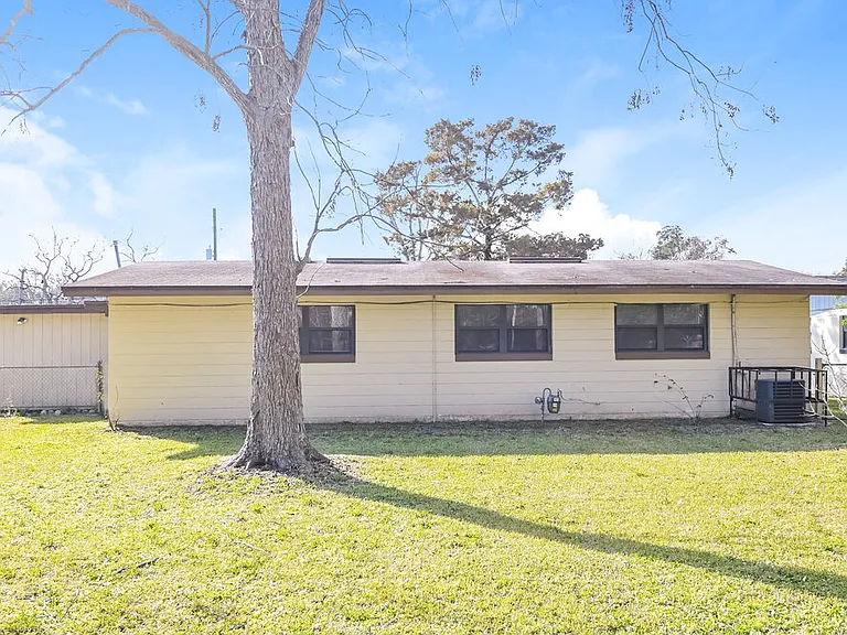 3937 Rodby Dr — Photo 16
