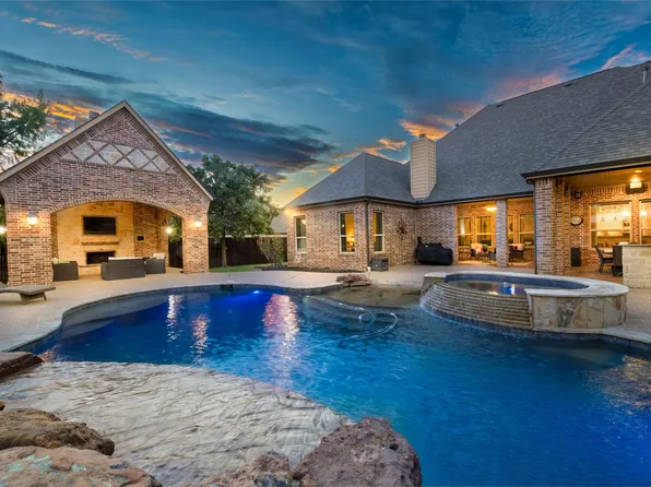 301 Summer Dr, Haslet, TX 76052