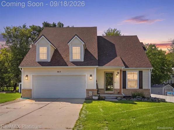 365 Saddlevalley Ct, Linden, MI 48451