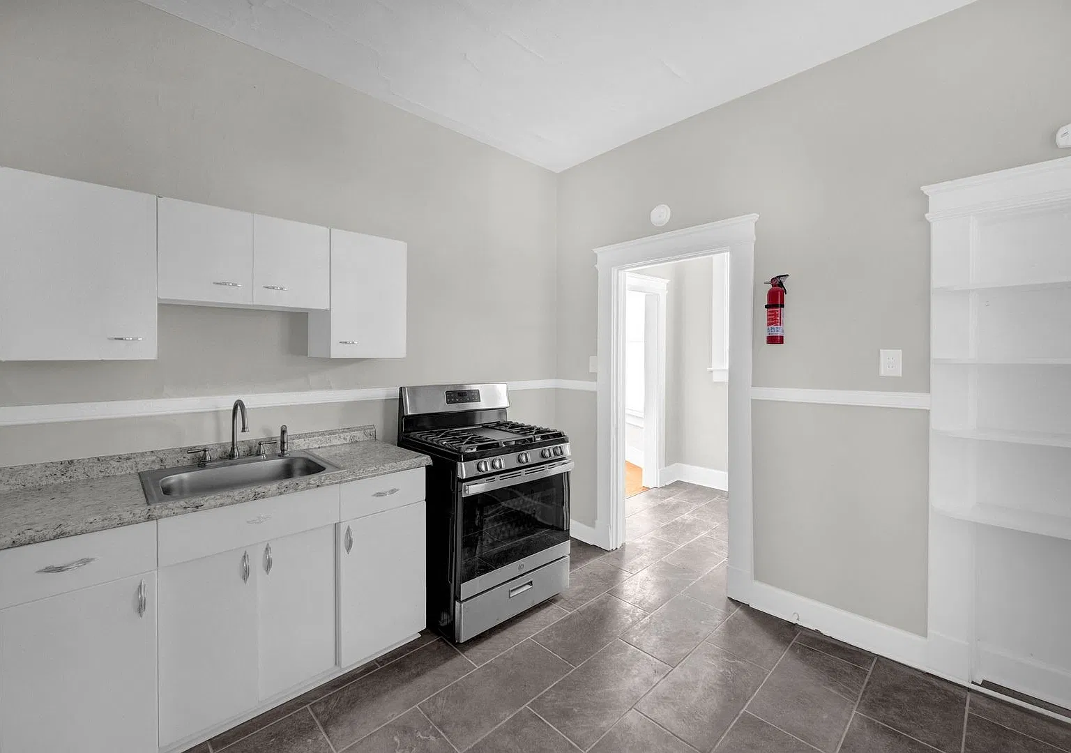 1530 Monroe Ave. — Photo 4