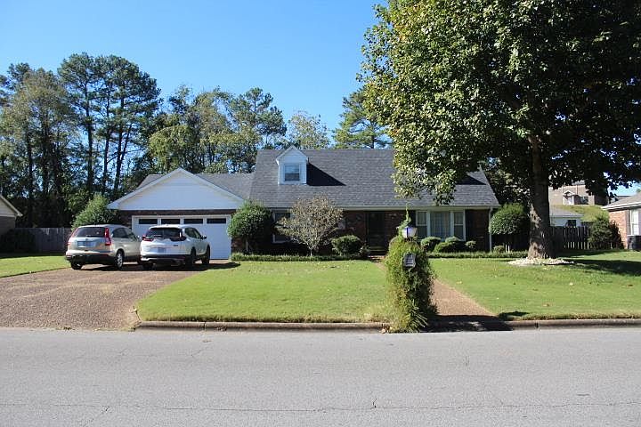 1st image of 105 Creekwood Dr