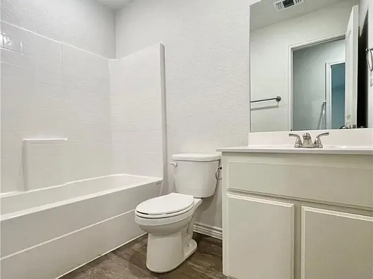 113 Dolphin Dr #2 — Photo 2