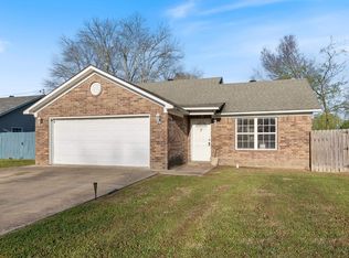 7 N Main St, Mayflower, AR 72106