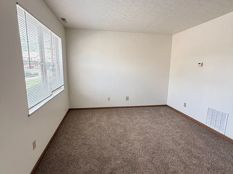 Jefferson Crossing Townhomes — Photo 27