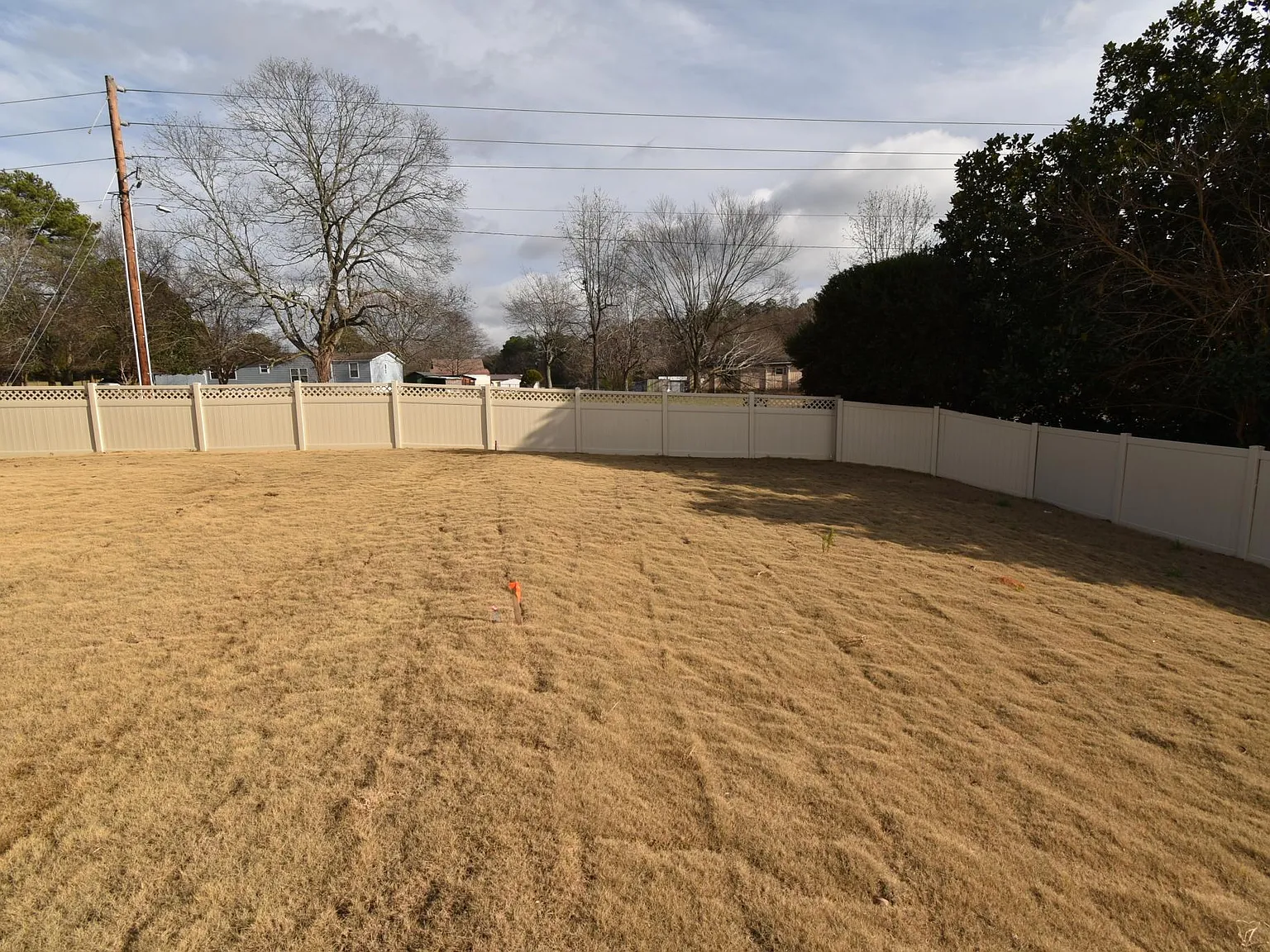 3 bed, 2.5 bath, 2105 sqft, $1,995 — Photo 3