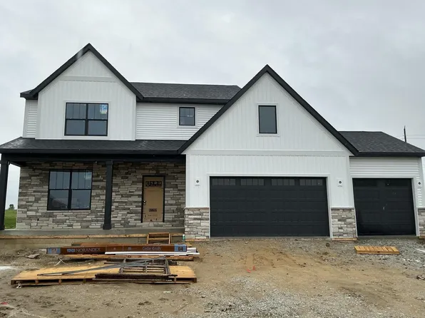 10197 Lakeview Dr, Saint John, IN 46373