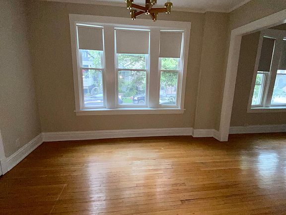 3rd image of 2038 W School St APT 1W