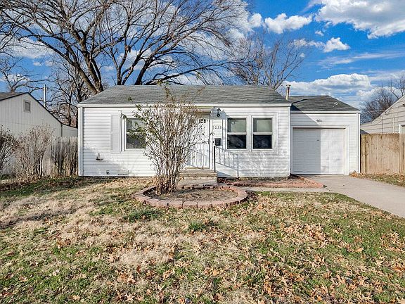 2nd image of 1033 S Waverly Rd