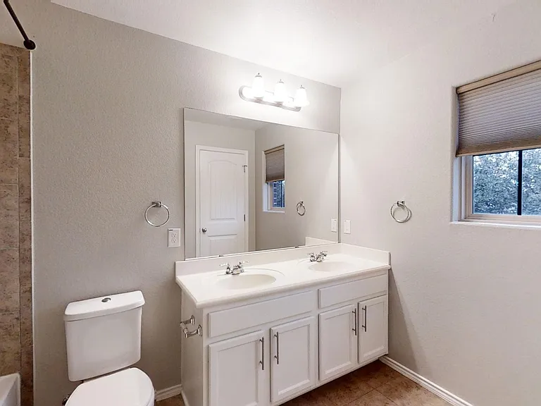 2915 Thunder Gulch — Photo 31