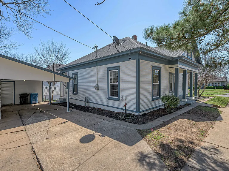 1231 W Main St — Photo 9