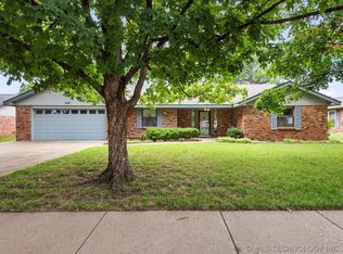 406 Lee Dr, Bartlesville, OK 74006