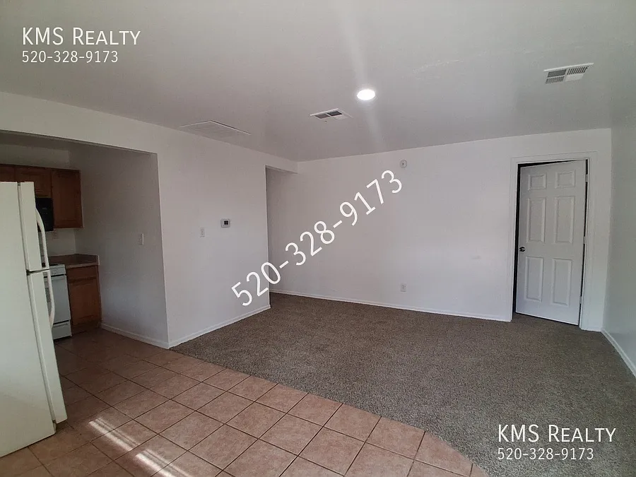 1 Bedroom 1 Bath- 3536 E Blackledge Dr - Owner/Agent — Photo 2