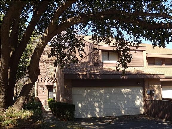 2nd image of 717 Oakwood Trl